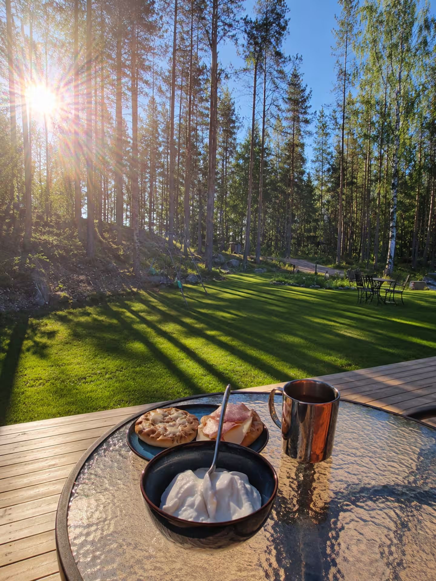 Breakfast in the garden at Lake House Dalarna